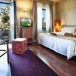 Piccola Vela Hotel 4*
