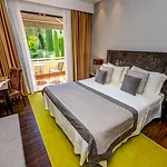 Piccola Vela Hotel