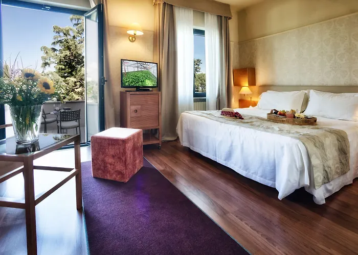 Piccola Vela Hotel 4*