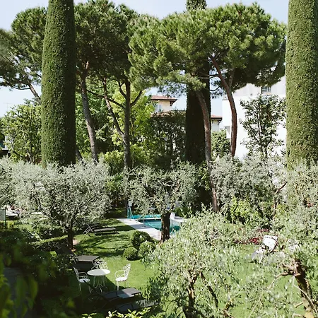 Piccola Vela Hotel 4*